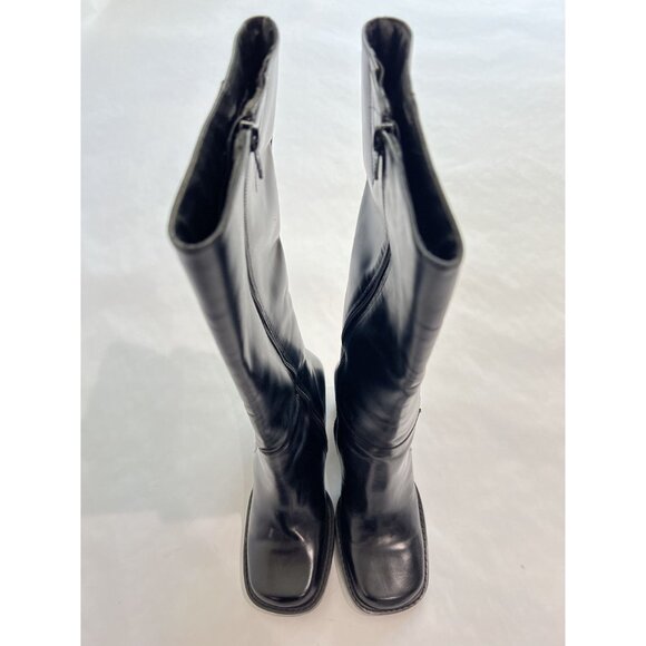 Coup D’etat knee High Heeled Boots in Black - Picture 3 of 8